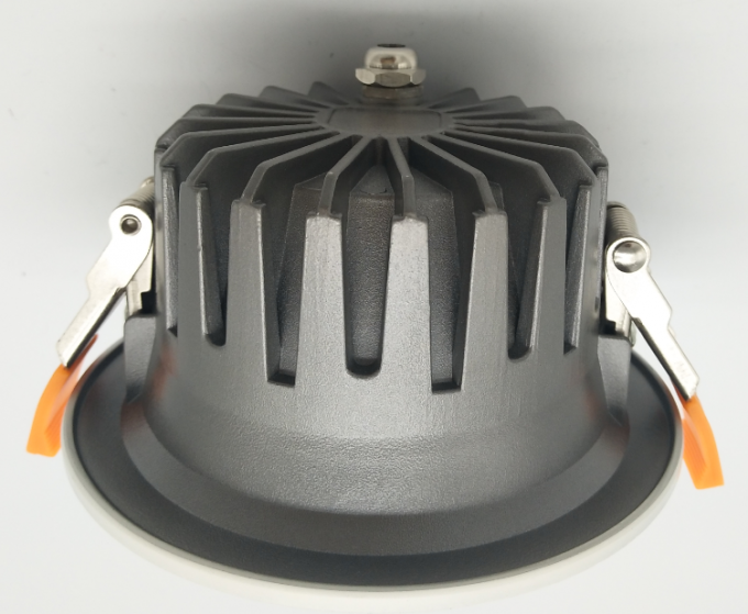 100V - 240V Dimmable 발견되는 반대로 섬광 LED 통s 알루미늄 합금 램프 몸